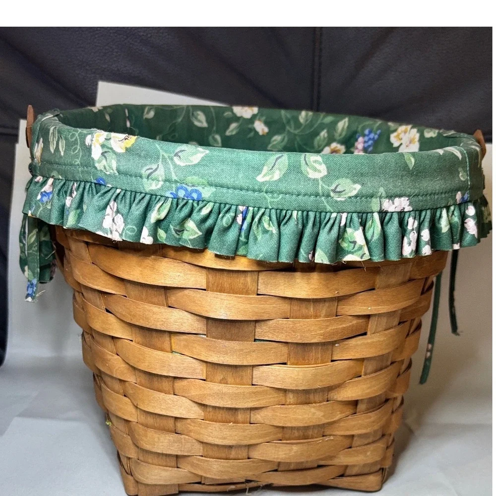Longaberger Vintage 1997 Retired Handwoven Basket Green Floral Liner 11x12